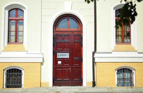 Srodmiescie Bed & Breakfast | WenderEDU Business Center