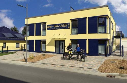 Groskoschen Apartment | West Apartment - Bed & Bike Eden