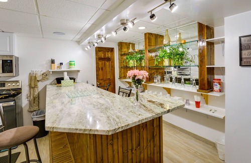 Orchard Lake Village Apartment | West Bloomfield Retreat: Stay in Nature Preserve!