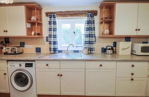 Christchurch Cottage | WEST BOWDEN FARM, pet friendly, with a garden in South Molton
