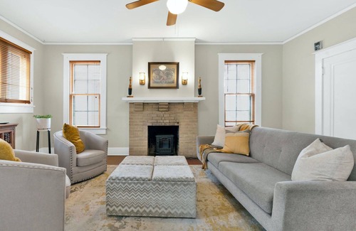 West Campus House | West Campus Duo – 2 Private Homes Close to UT! Pet Friendly, Walk to Dining