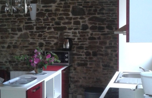 Bretteville-sur-Ay House | West Cotentin coast Beach 2 kms away, pretty restored barn in small hamlet