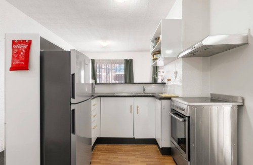 Adelaide Central Business District Apartment | West End City 2BR Stay near UniSA