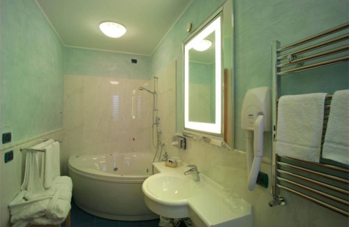 Campi Bisenzio Hotel | West Florence Hotel