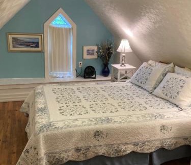 Gananoque Bed & Breakfast | West Gate Bed and Breakfast