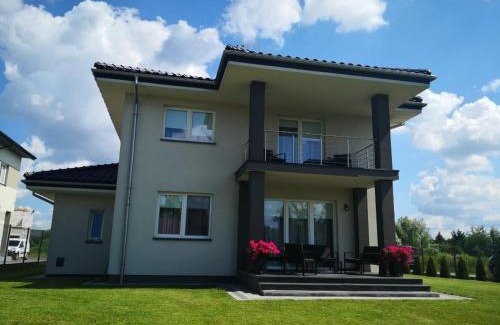Klaudyn Villa | West Guest House