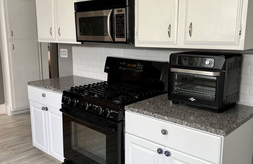 West Hartford Apartment | West Hartford Center 1st floor