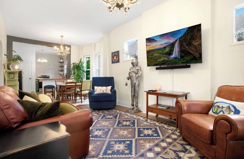 Berkeley House | West Highlands Charmer- a 2-bedroom bungalow in walkable N Denver!