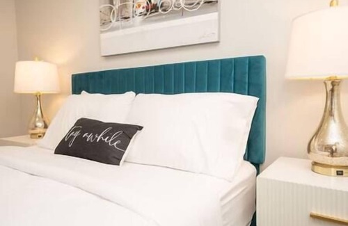 Lethbridge Bed & Breakfast | West Lethbridge Suite with Hot Tub