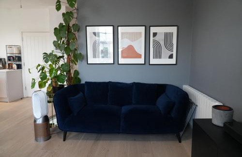 Ealing Apartment | West London Luxury Oasis, Ealing Broadway - Best location!