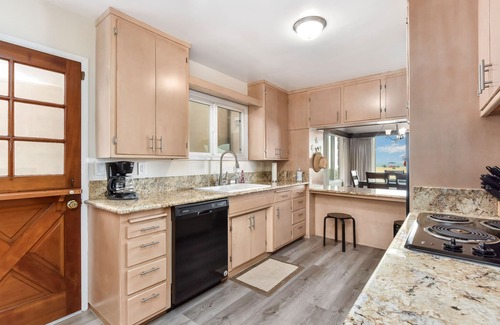 Santa Ana Heights House | West Newport Duplex on the Sand w/Patio-Sleeps 12