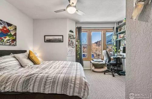 Downtown House | West Pearl Street Townhome