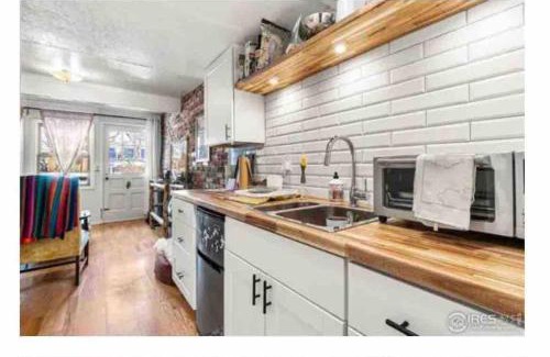 Downtown House | West Pearl Street Townhome