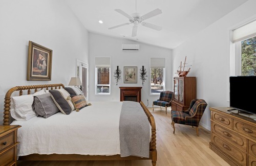 Bend House | West side Oasis in Bend near Shevlin Park, beautiful, manicured acreage
