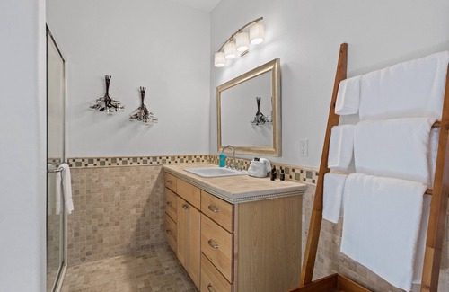 Bend House | West side Oasis in Bend near Shevlin Park, beautiful, manicured acreage