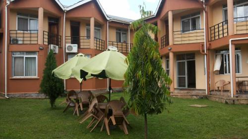 Lira Hotel | Westcliff Hotel