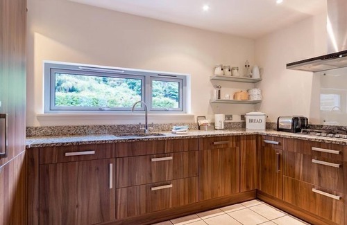 Kenmore Cottage | Wester Bruadair - sleeps 10 guests in 5 bedrooms
