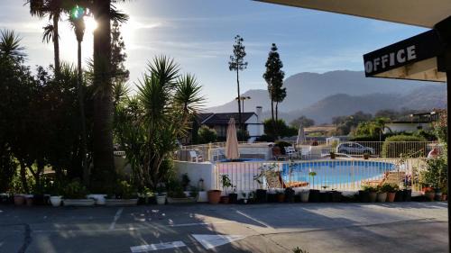 Three Rivers Hotel | Western Holiday Lodge