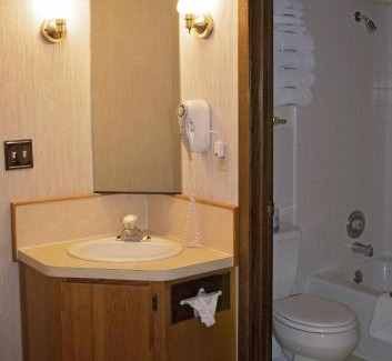 Tremonton Hotel | Western Inn - Tremonton, Utah