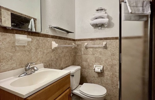 Elmwood Area Hotel | Western Motel