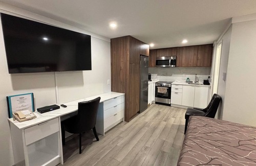 Grand Forks Hotel | Western Traveller Motel