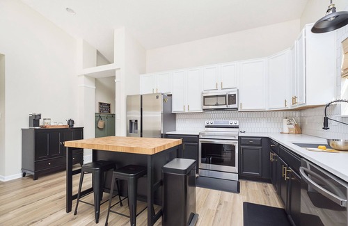 Westfield House | Westfield Home 3 BR + 2.5 BA + Office + Loft + Yard.