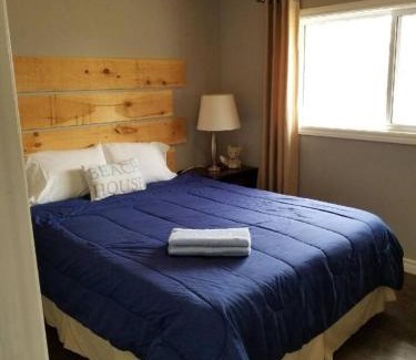 Bloomfield House | Westlake Cottage - Wellington Lodge