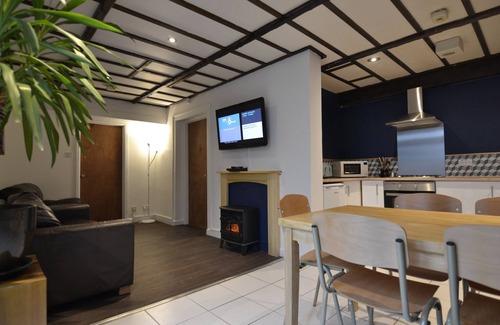 West Bay Apartment | Westpoint Apartments - Apartment 7 Dog Friendly