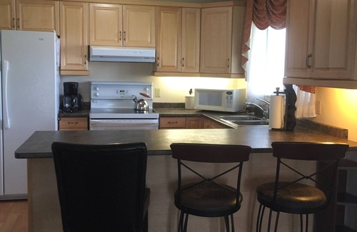 Rideau Lakes Cabin | Westport Ontario - Upper Rideau Getaway -Lakefront