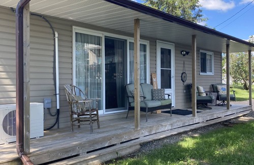 Rideau Lakes Cabin | Westport Ontario - Upper Rideau Getaway -Lakefront