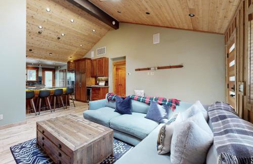 Tahoma House | Westshore Oasis