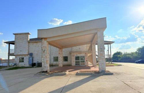 Gonzales Hotel | Westwood Inn Extended Stay by OYO Gonzales TX