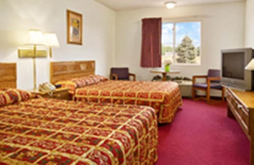 Kimball Hotel | Westwood Inn & Suites - Kimball