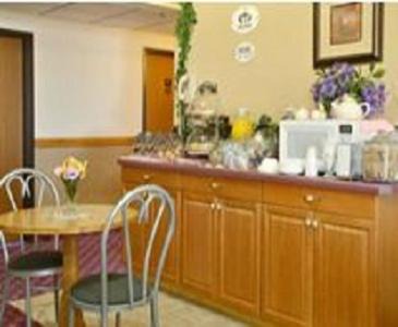 Kimball Hotel | Westwood Inn & Suites - Kimball