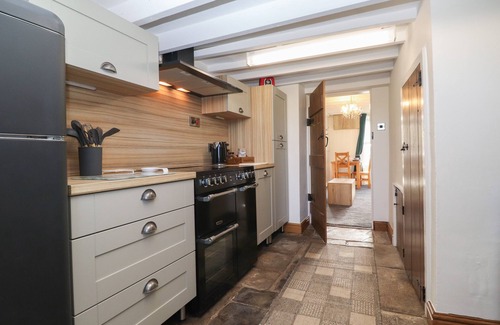 Hawes Cottage | WETHER FELL VIEW, romantic, character holiday cottage in Hawes