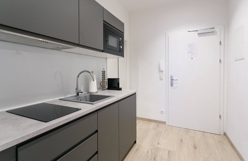 Funfhaus Apartment | WF-Apartment near Westbahnhof Top 7