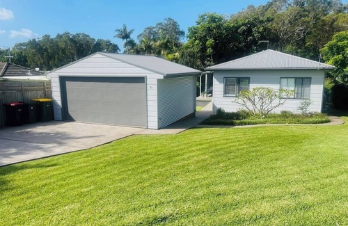 Port Macquarie Apartment | Whale Season ends October - 5 mins walk to Headland