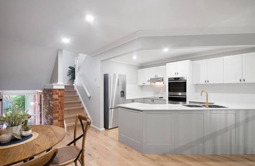Ettalong Beach Apartment | Whale Song Serenity Ettalong Beach Garden Stay