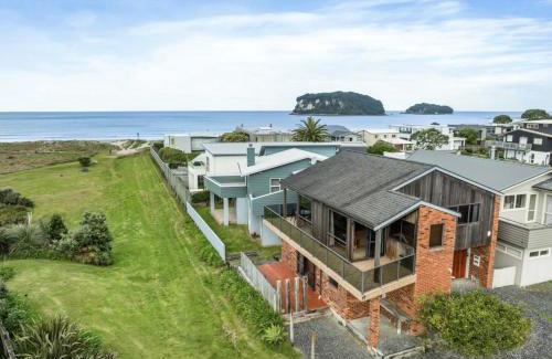 Whangamata House | Whanga Bar Surf Views - Whangamata Holiday Home