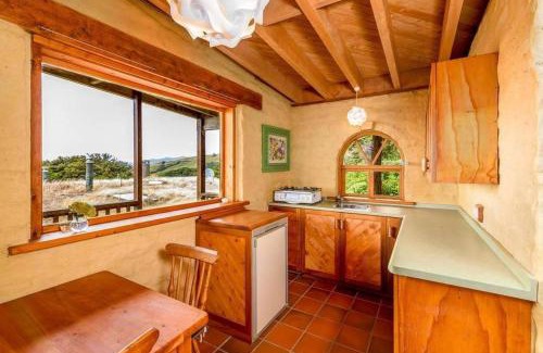 Pakawau Cabin | Whare Aroha: Retreat to Wellness