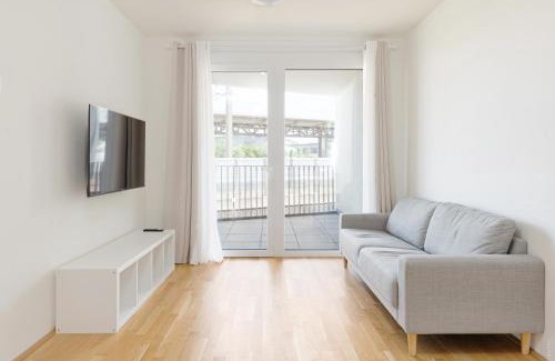 Simmering Apartment | Whats-App Self-Check-IN - 1BR Apartment, near airport,15 min to Center