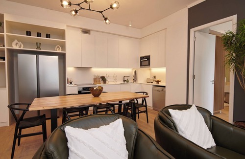 Menlyn Apartment | When Away - Luxury 2 Bedroom In Menlyn Maine 110m