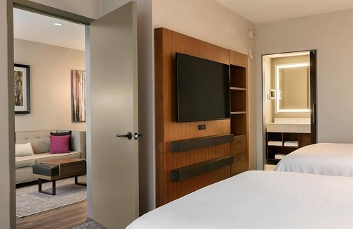 Berkeley Heights Hotel | Where Comfort Meets Style! Indoor Pool, Free Breakfast, Pets Allowed!