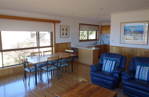 Bicheno Cottage | WHERE MEMORIES ARE MADE - rent both cottages for that extended family holiday