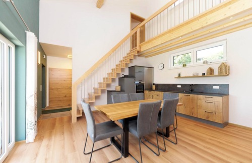Wolfsegg House | Where the cow, fox and hare say goodnight?