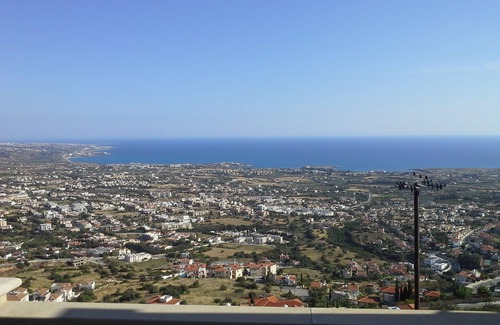 Peyia Town Villa | Where The Gods Live - Free Car Hire, Free Aircondition, LARGE GROUPS, WEDDINGS