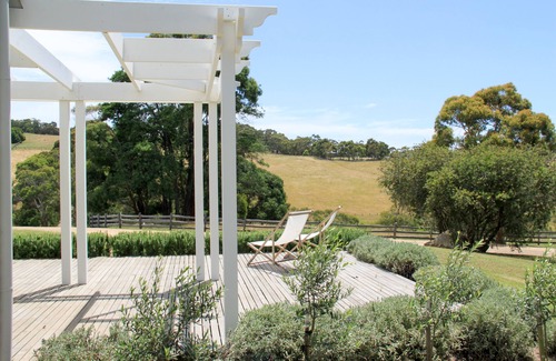 Red Hill House | Whileaway Barn in idyllic rural Red Hill setting
