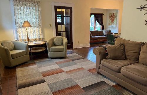 Niagara Falls House | Whirlpool Cottage