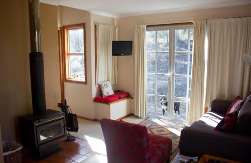 Severnlea Ski Chalet | Whiskey Gully Cottages