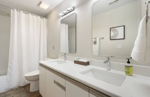 Branson Condo | Whiskey's Hillside Retreat | Holiday Hills Branson | Golf Resort | Pools